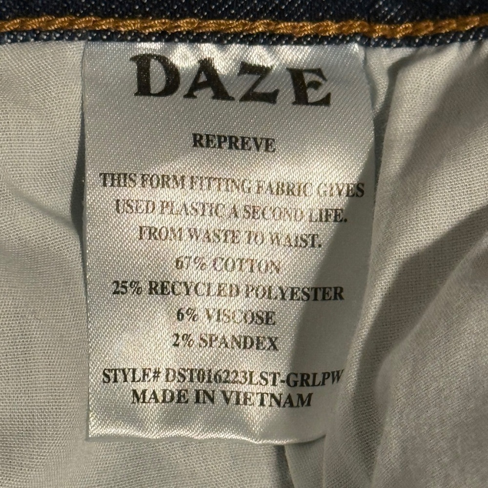 Daze Denim Distressed Mid Rise Straight Leg Jeans – Dark Wash Size 16W - Picture 5 of 8